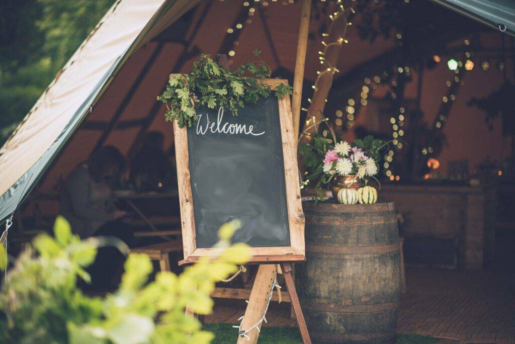 Blackboard Wedding Easel - Elegant Wedding Signage Display